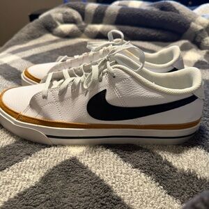 Nike Court Legacy Next Nature Sneakers White Black Gum Women’s Size 11